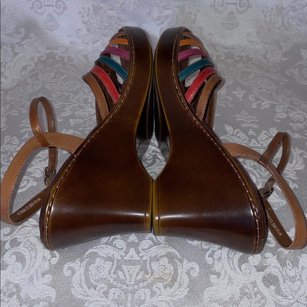 Naturalizer Women's Colorful Strappy Sandals.  Size 9 - Picture 4 of 7